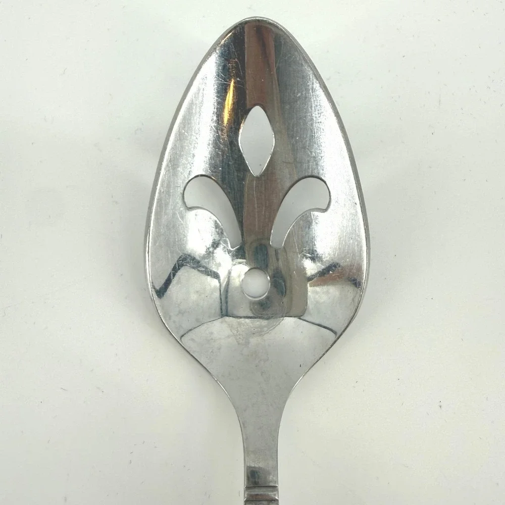 Oneida 1881 Rogers Pierced Serving Spoon Baroque Rose‎ Stainless Steel 8.25
